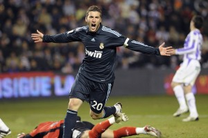 詹姆斯打中锋够高吗，詹姆斯能打中锋